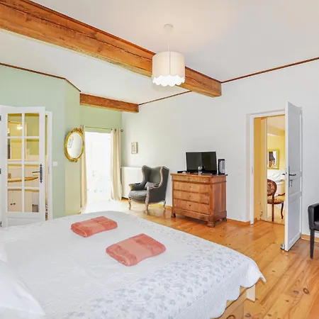 1 Bedroom Cozy In