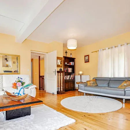 Holiday home Pet Friendly In *